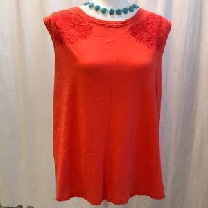 NWOT Gap lightweight tee